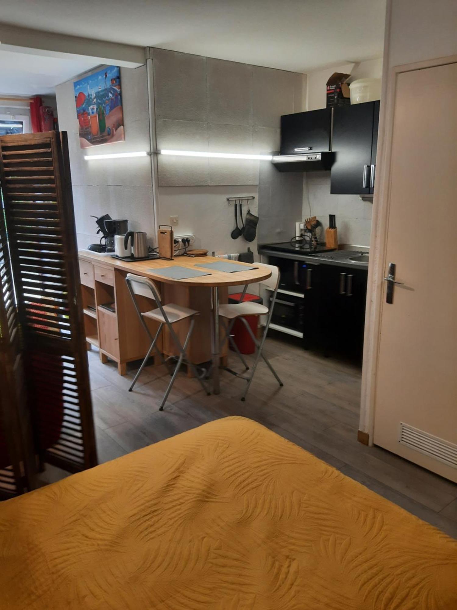 Duplex14H 1Er Etage Jardinet 1 Parking Ou Studio14B Rdc Terrasse Sans Parking La Rochelle  Exterior foto