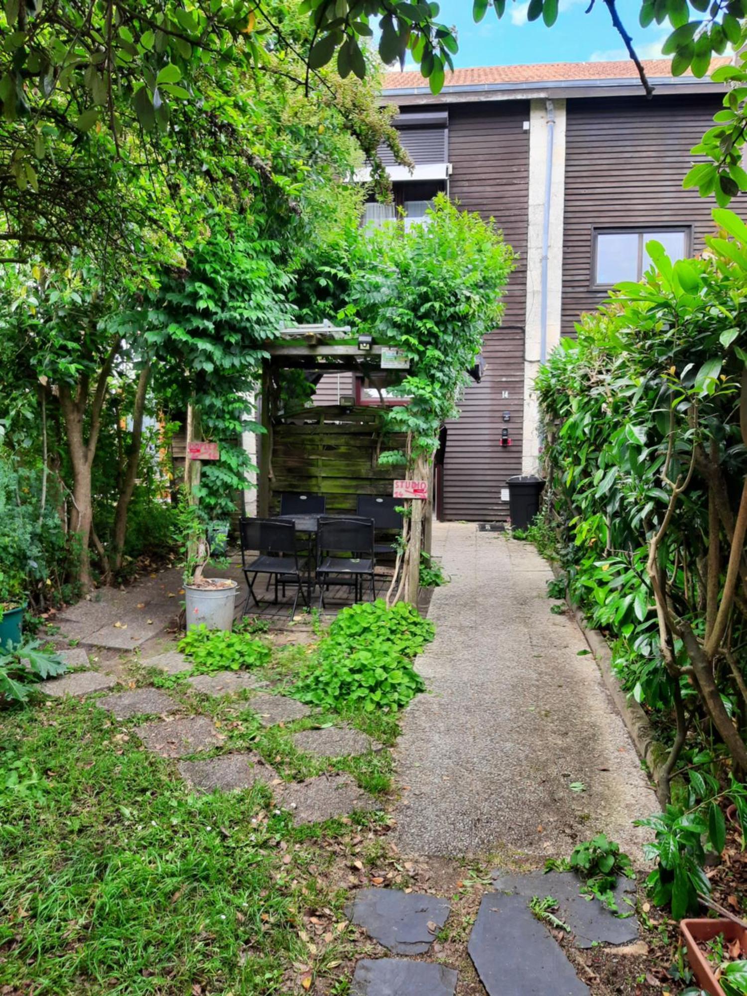 Duplex14H 1Er Etage Jardinet 1 Parking Ou Studio14B Rdc Terrasse Sans Parking La Rochelle  Exterior foto