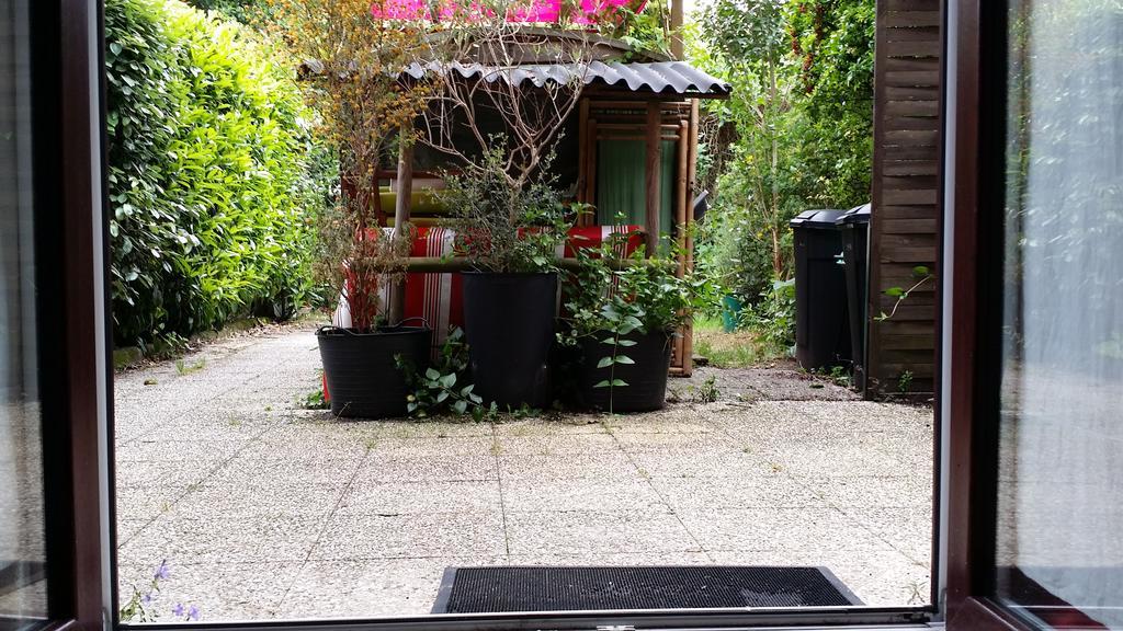 Duplex14H 1Er Etage Jardinet 1 Parking Ou Studio14B Rdc Terrasse Sans Parking La Rochelle  Exterior foto